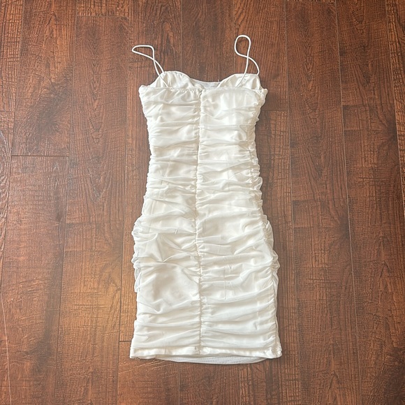 Princess Polly White Mini Dress Size 2- - Picture 2 of 3